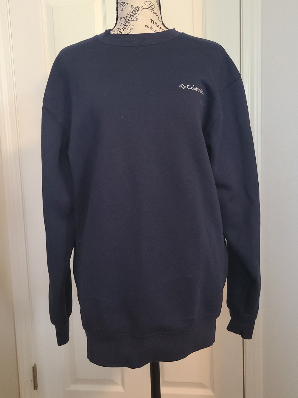 Columbia Navy Blue Crewneck Sweatshirt